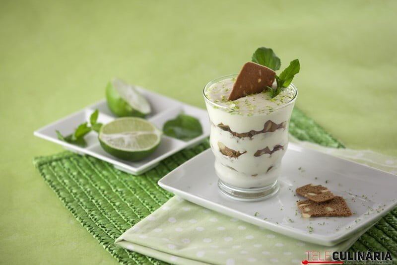 Cheesecake de iogurte e lima