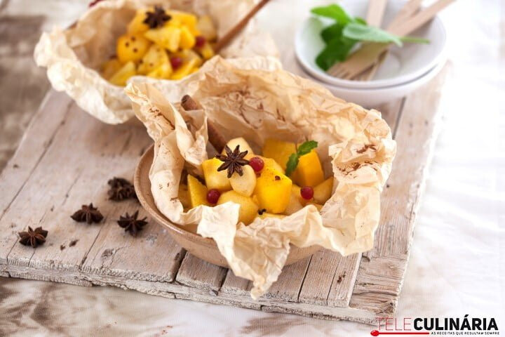 Salada de fruta assada com especiarias