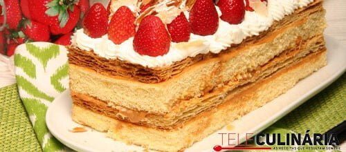 Semifolhado de morangos