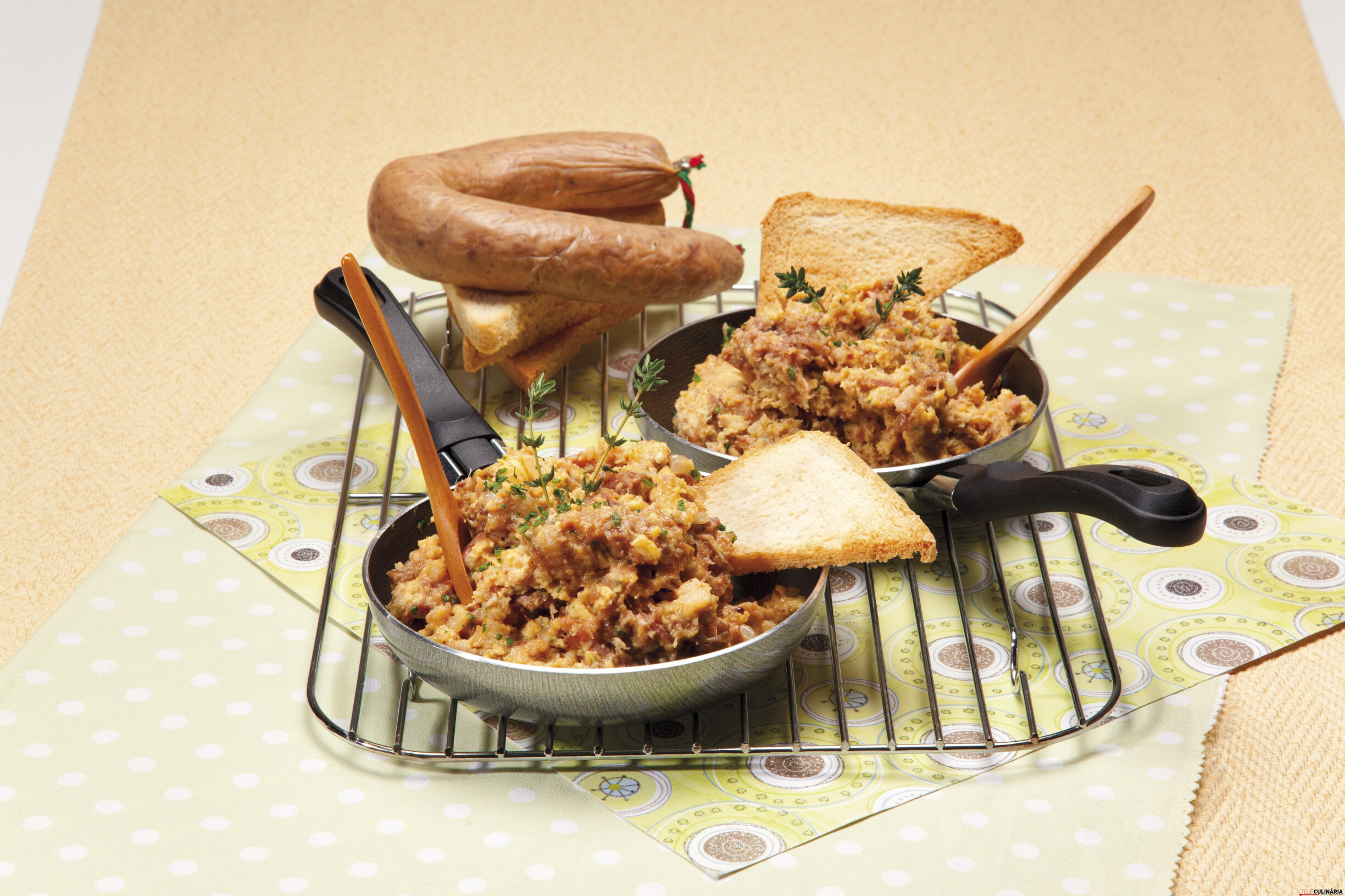 Ovos mexidos com alheira