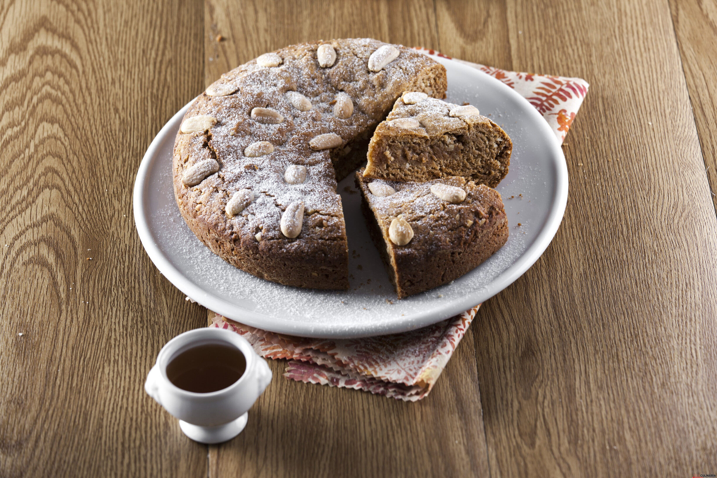 Bolo de mel da Madeira (robot de cozinha)