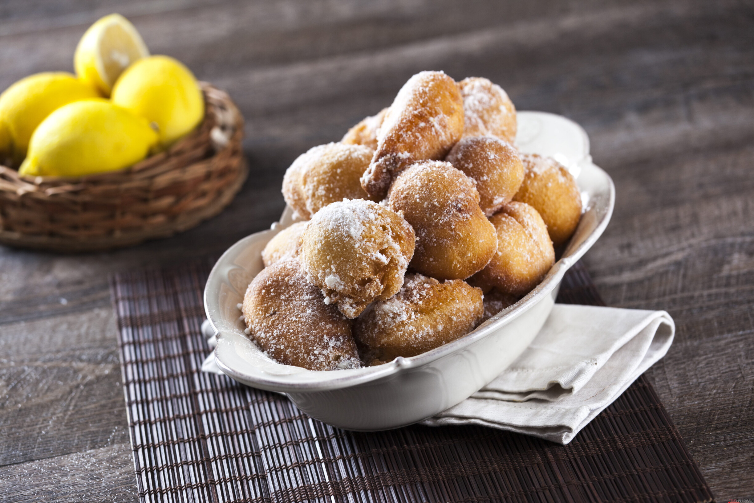Bolinhos de chuva (robot de cozinha)