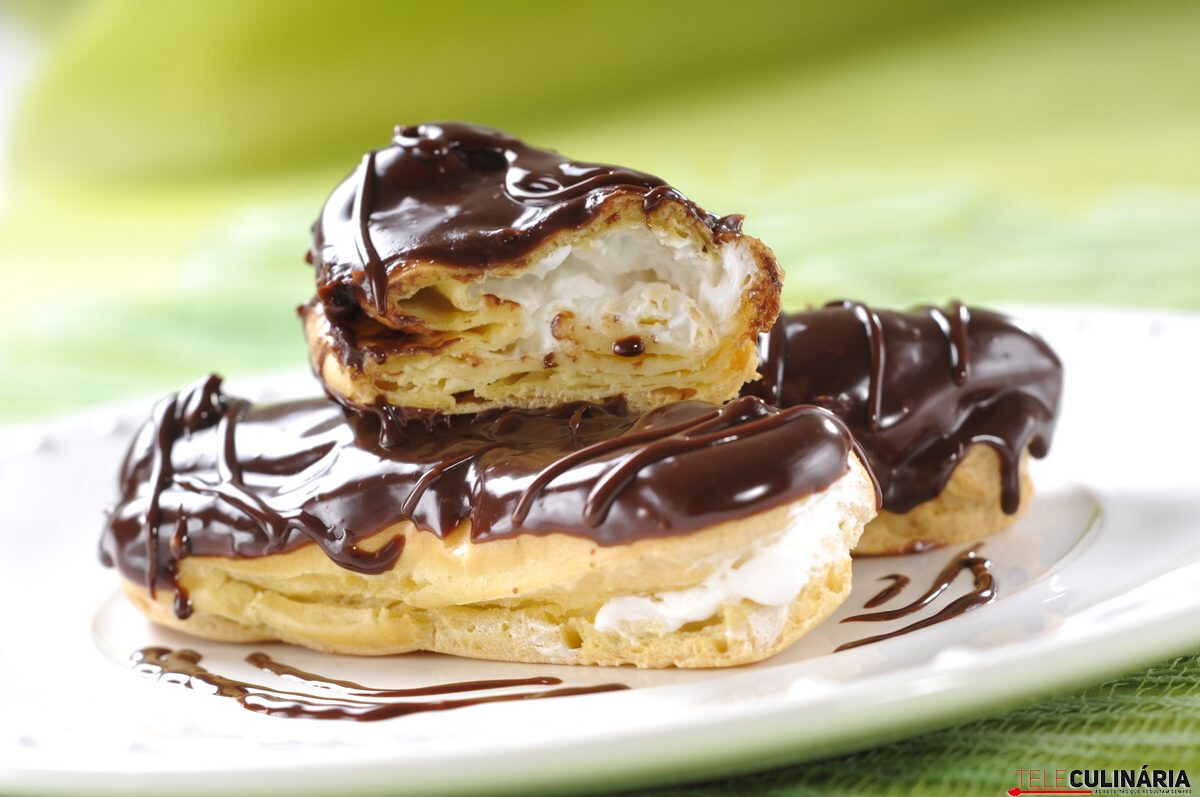 Receita de éclairs de chocolate