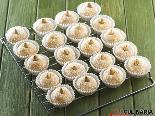 Beijinhos de coco