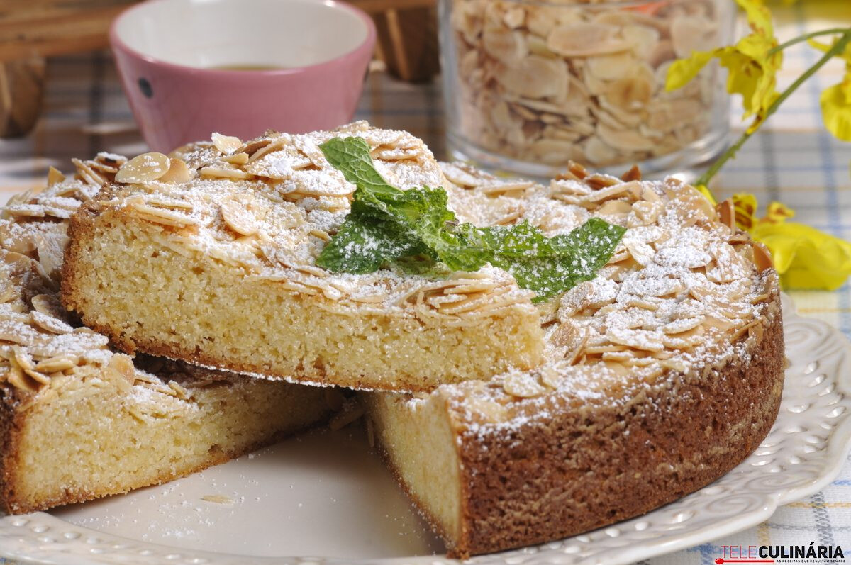 Bolo da avó com amêndoas (robot de cozinha)