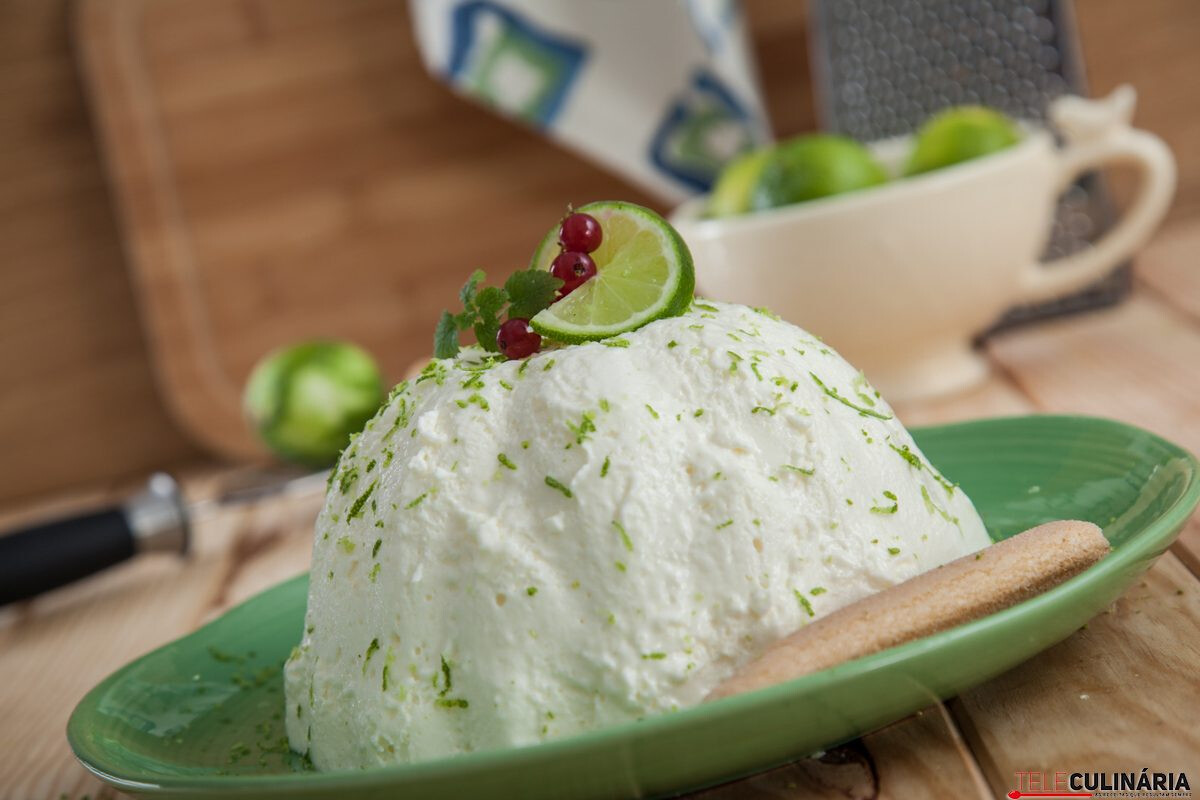 Mousse de lima enformada