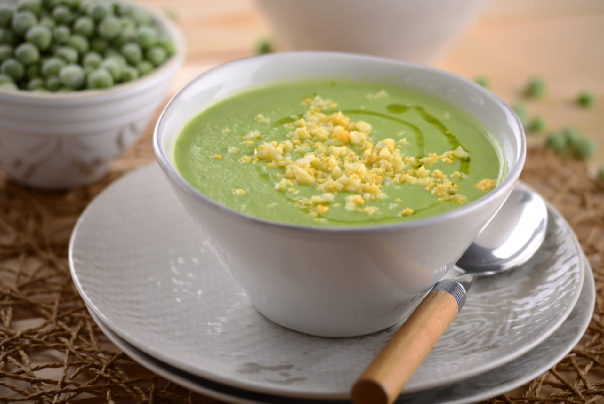 Creme de ervilhas com ovo picado (robot de cozinha)