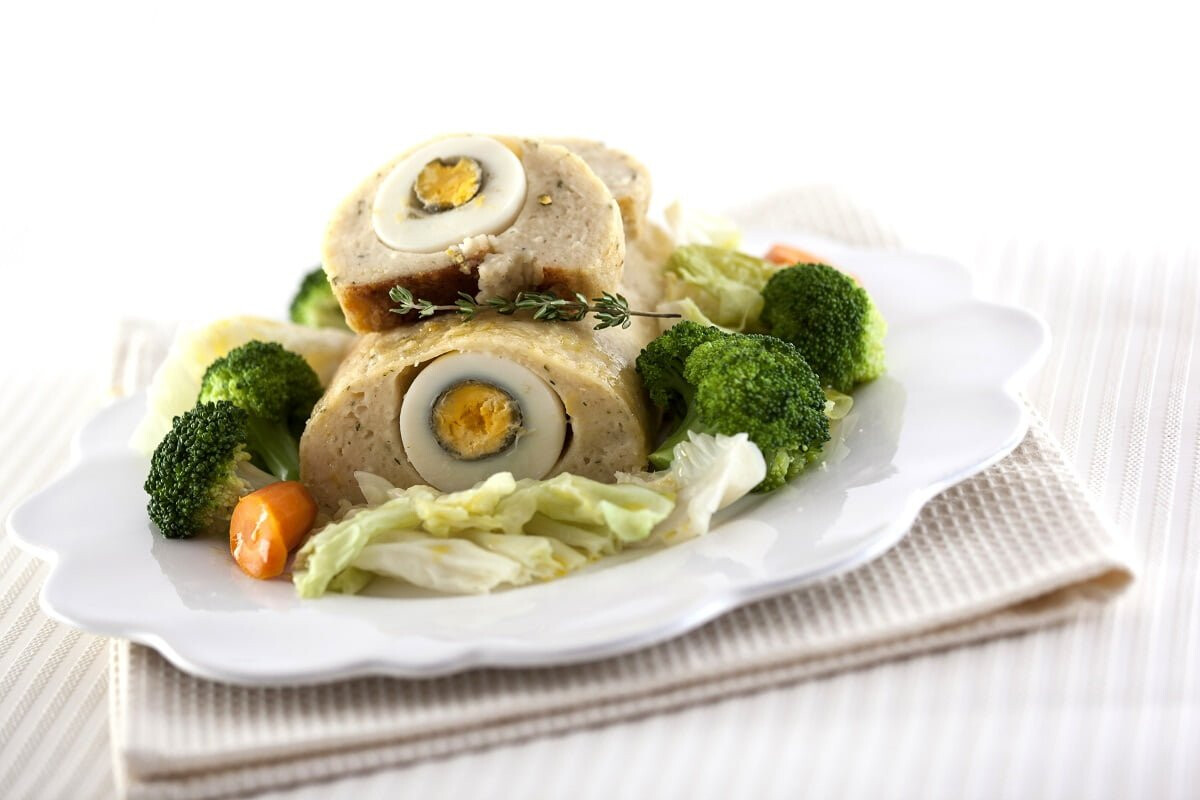 Rolo de pescada com ovo