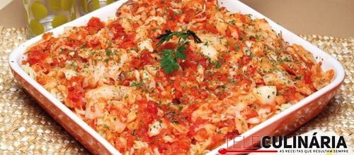 Fusilli com pescada e cenoura