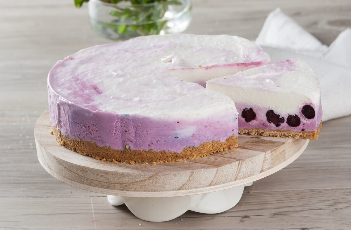 Cheesecake de mirtilos com creme de iogurte