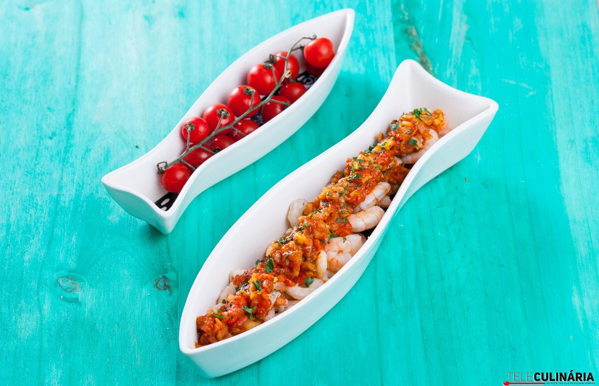 Camarões com molho à espanhola