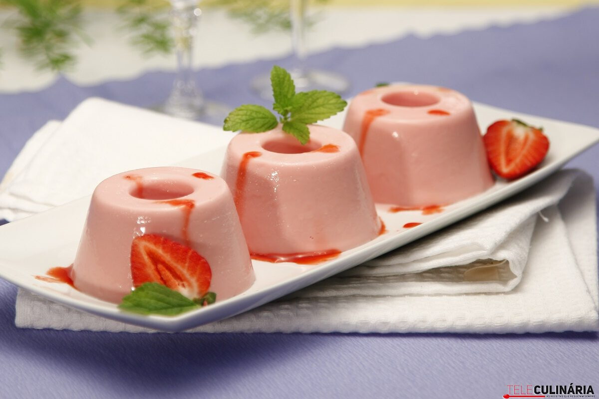 Gelatina de morango com natas de soja