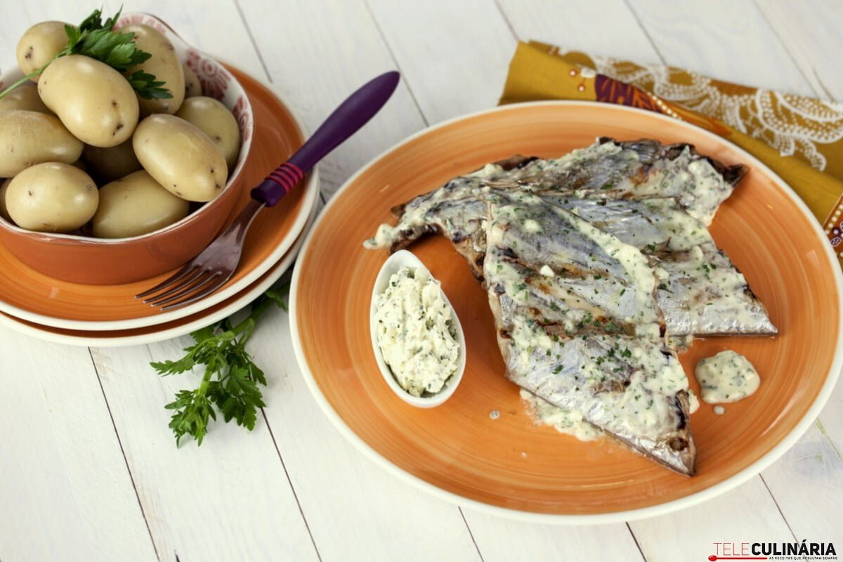 Peixe-espada com molho de manteiga