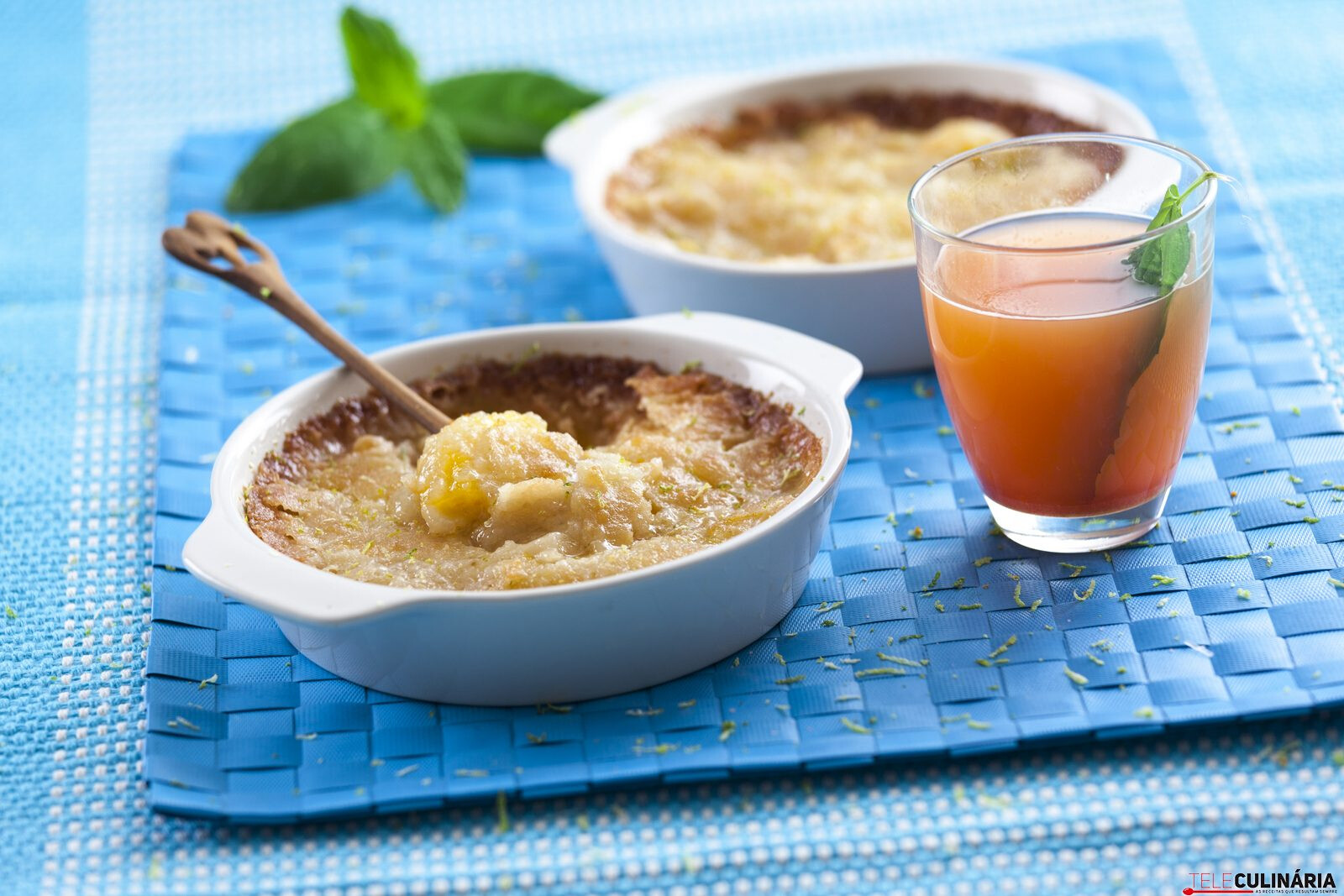 Crumble de manga e lima