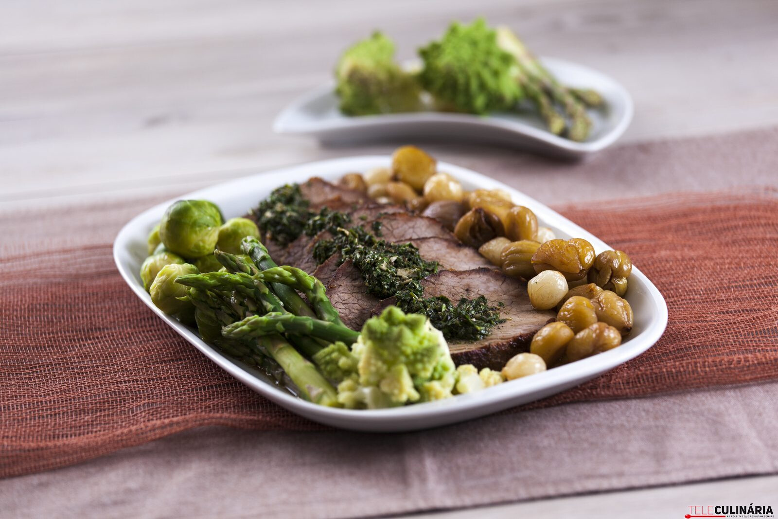 Carne de vaca assada com legumes