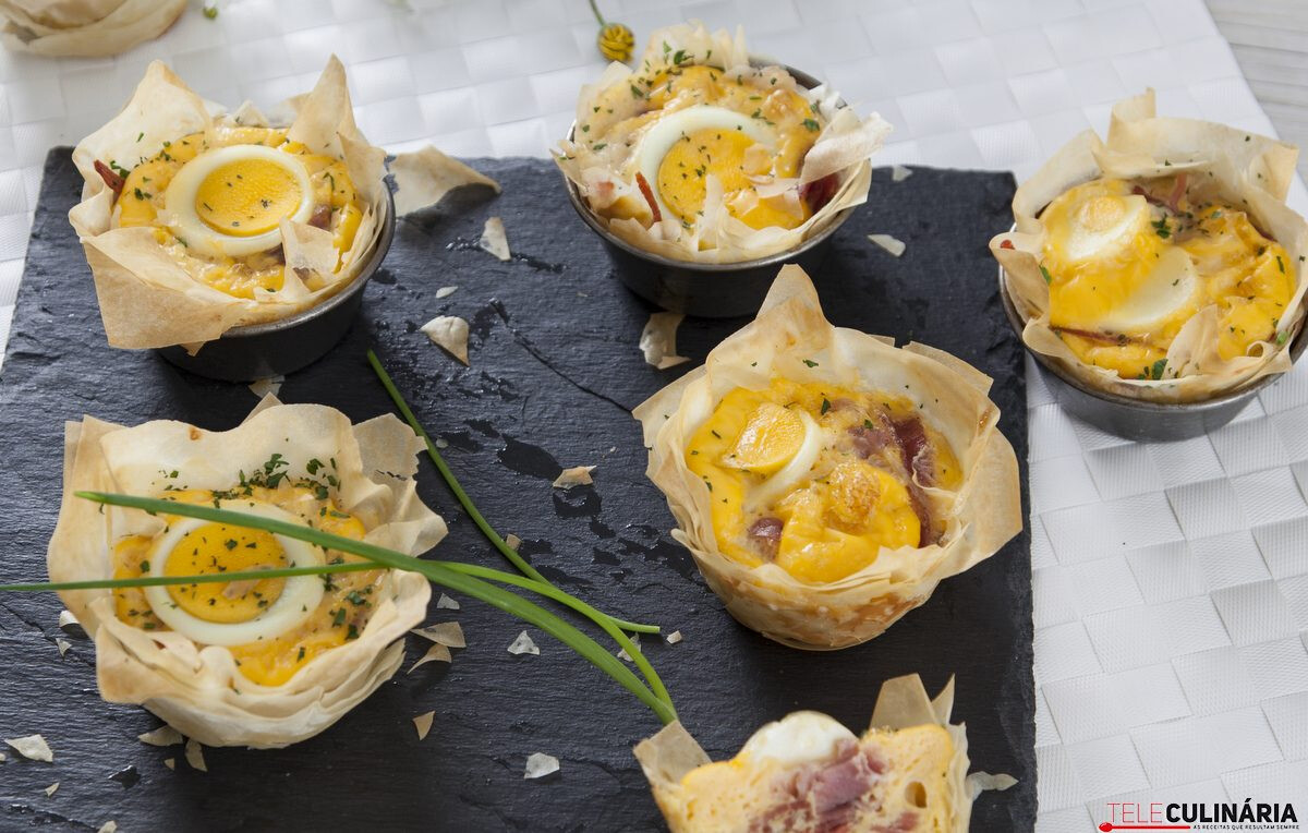 Empadas de presunto com ovo