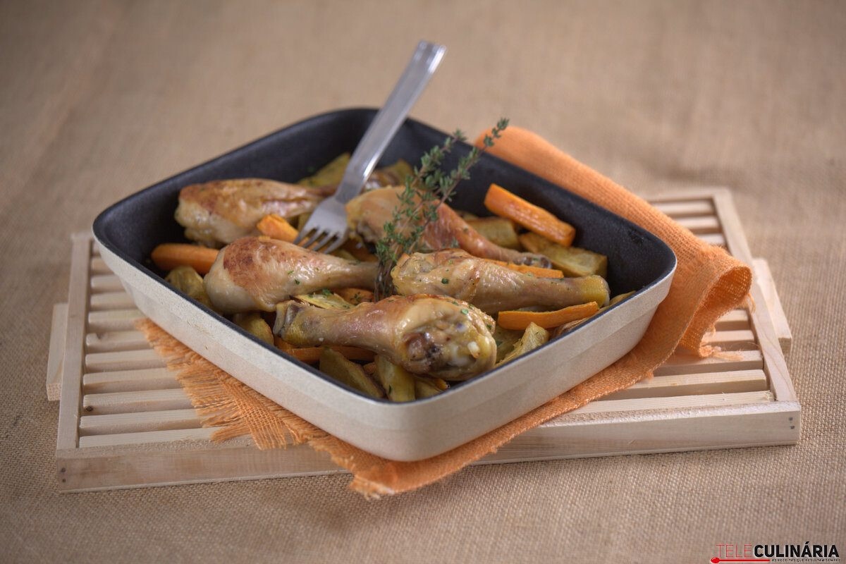 Perninhas de frango no forno com batata-doce
