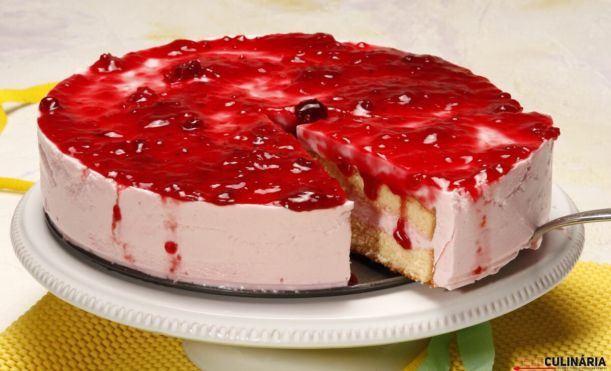 Bolo com creme de frutos vermelhos (robot de cozinha)