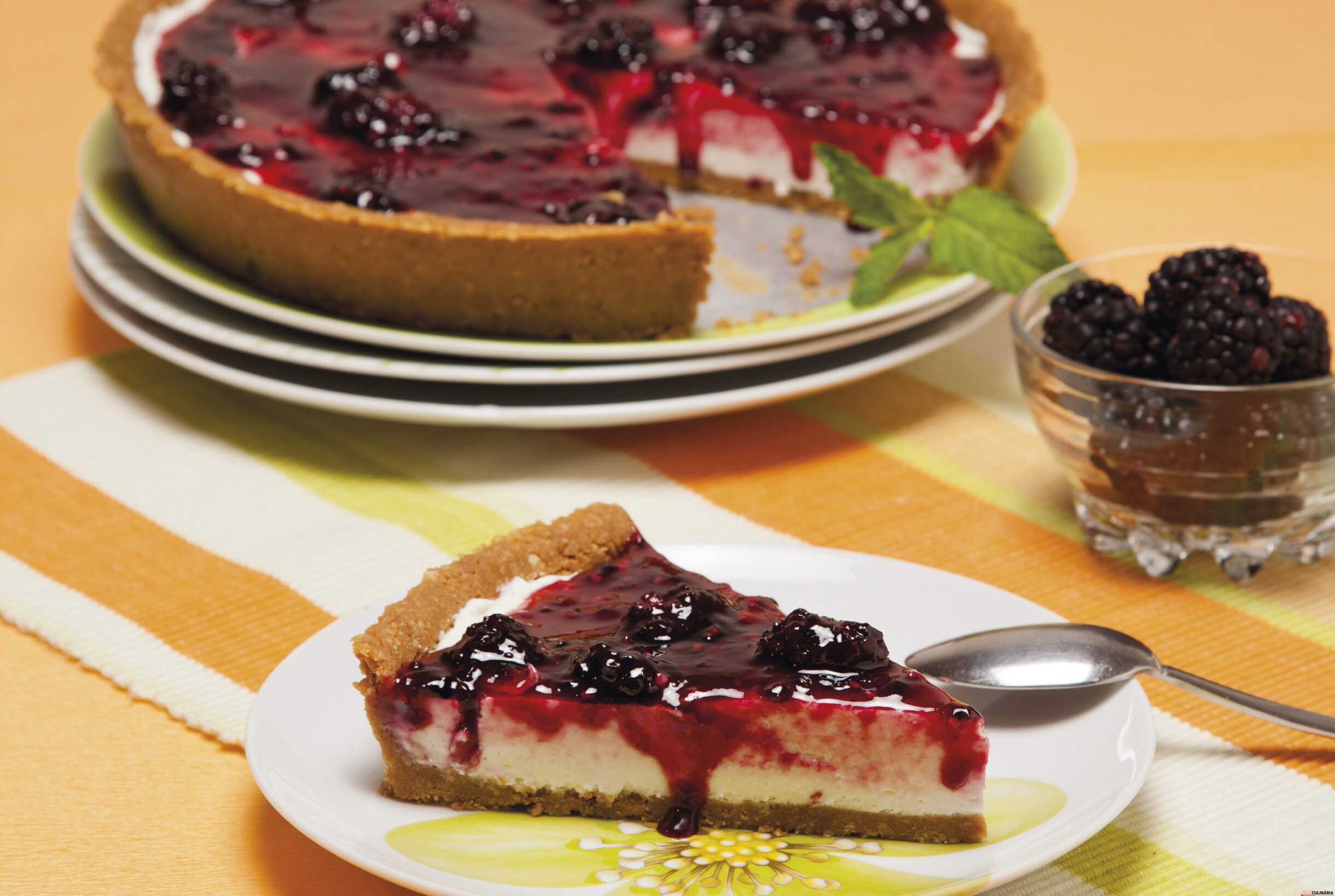 Tarte de queijo com amoras