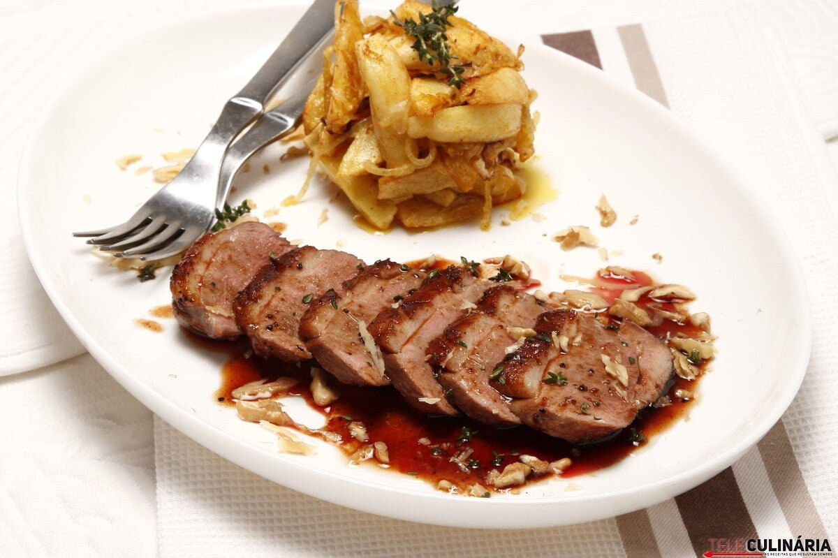 Peito de pato lacado com Vinho do Porto