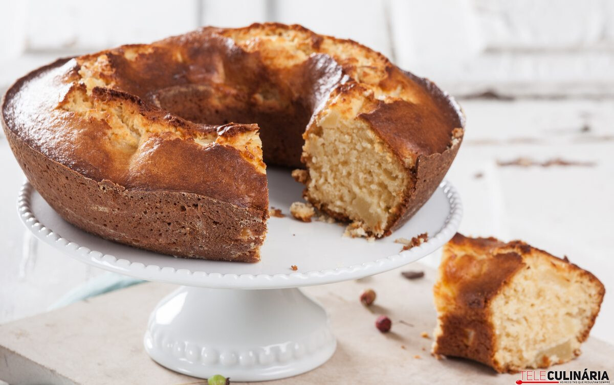 Bolo de coco e ananás