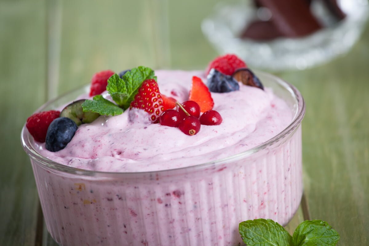 Mousse de frutos vermelhos e menta