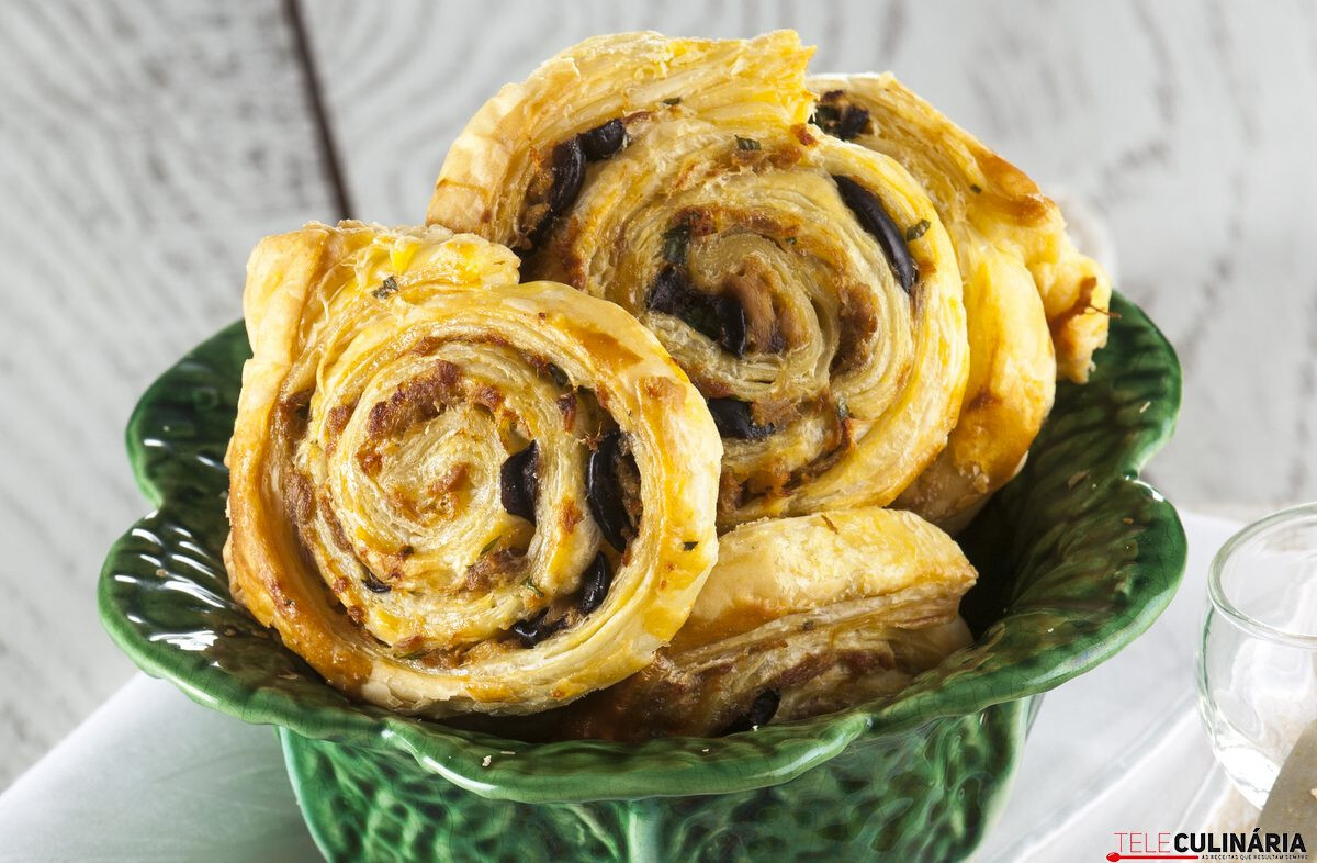 Caracóis de atum com azeitonas