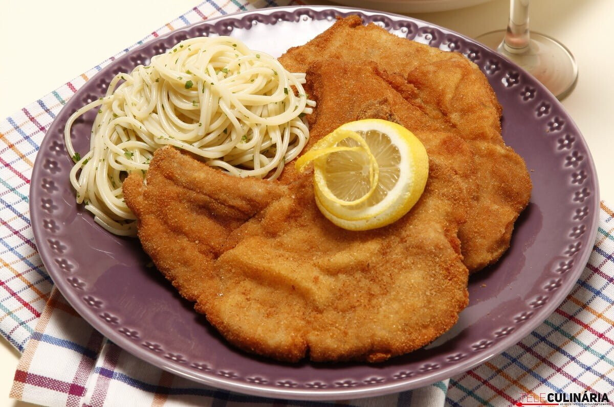 Costeletas de porco panadas