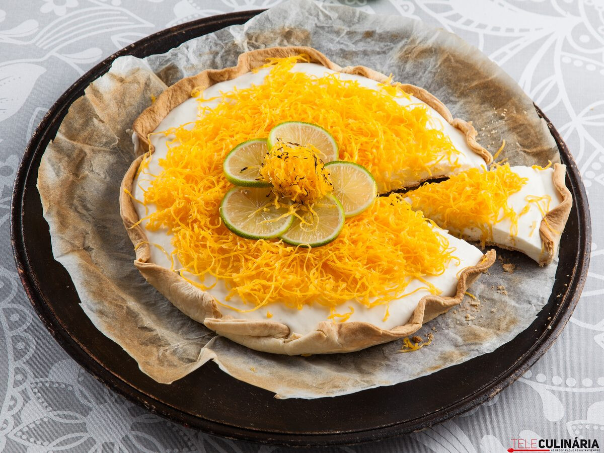 Tarte de lima com fios de ovos