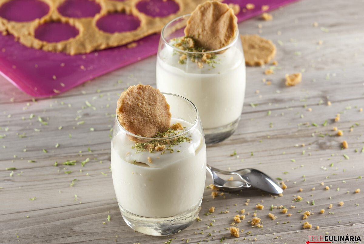 Cheesecake de iogurte com lima