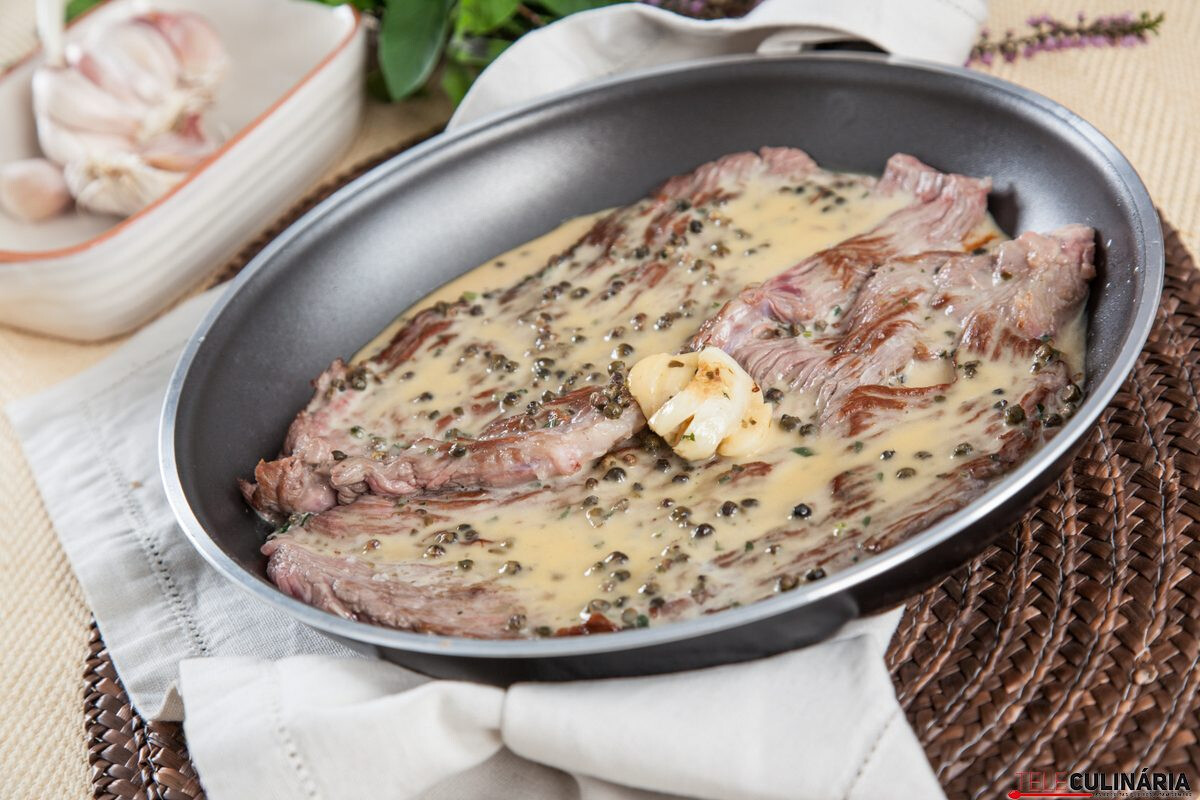 Bife do Pojadouro com molho de pimenta preta