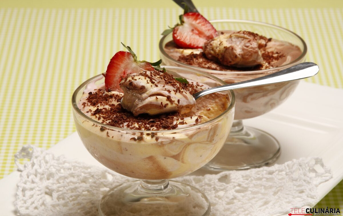 Receita de Pudim Mesclado