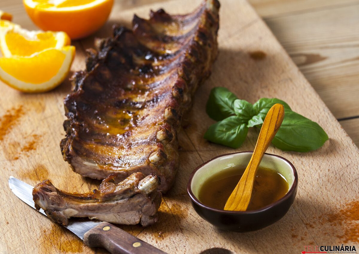 Costela com molho de laranja e manjericão