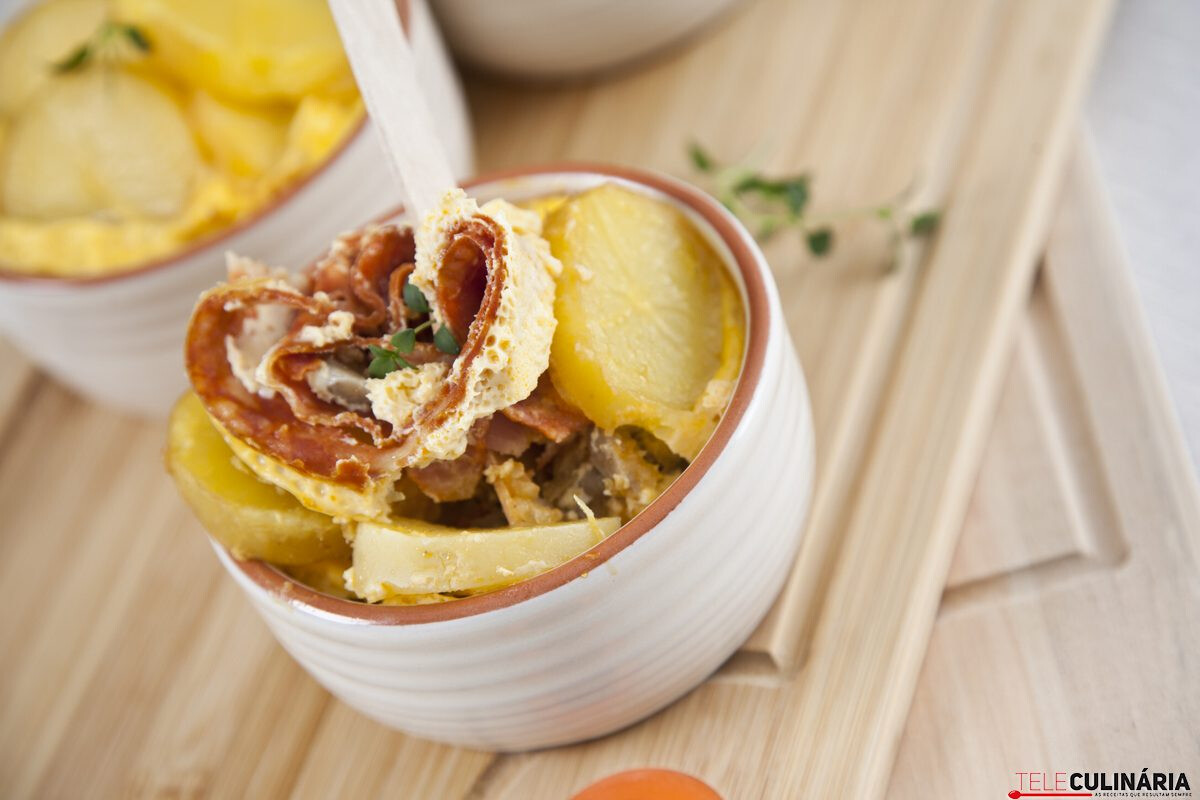 Quiche de batata com cogumelos e presunto