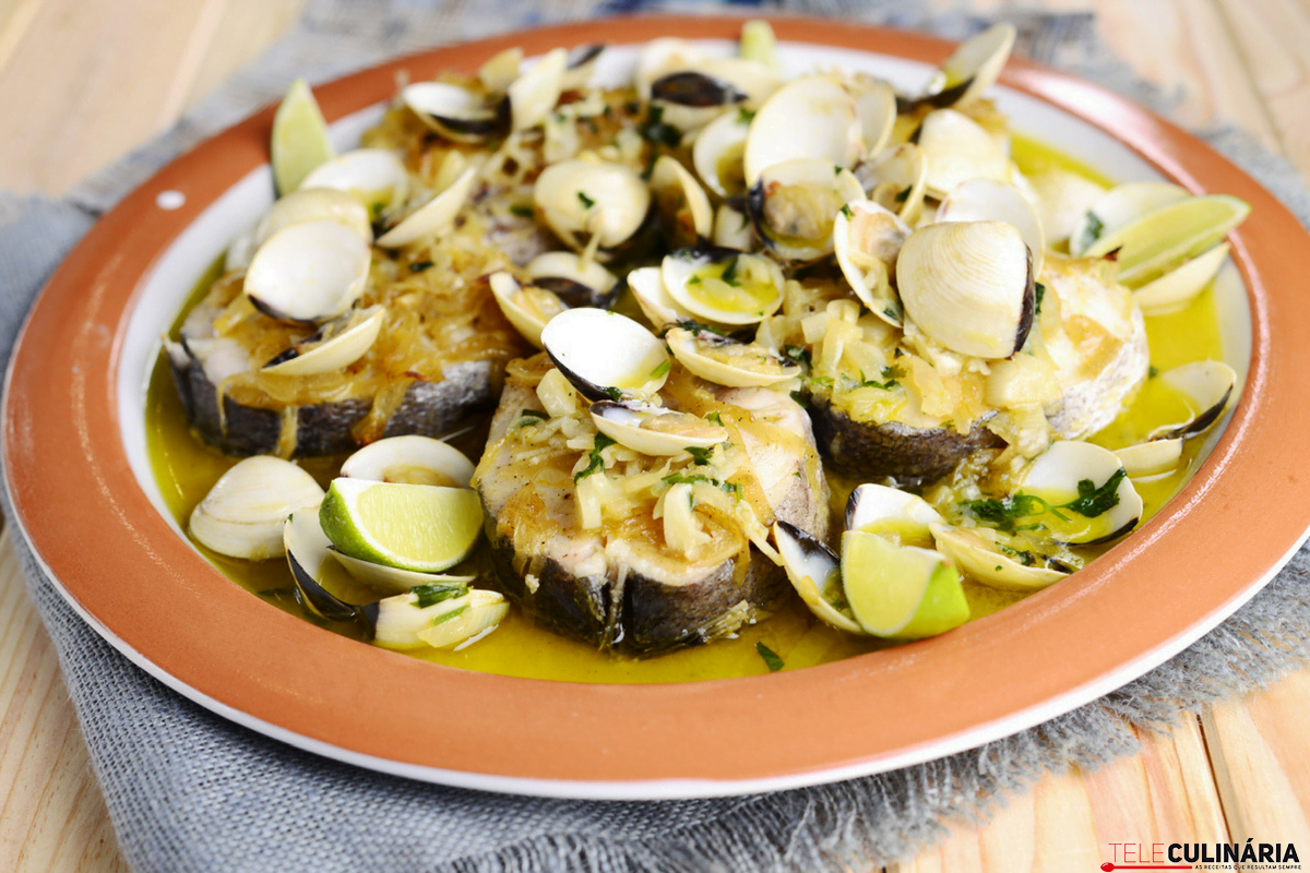 Pescada à marinheira com amêijoas