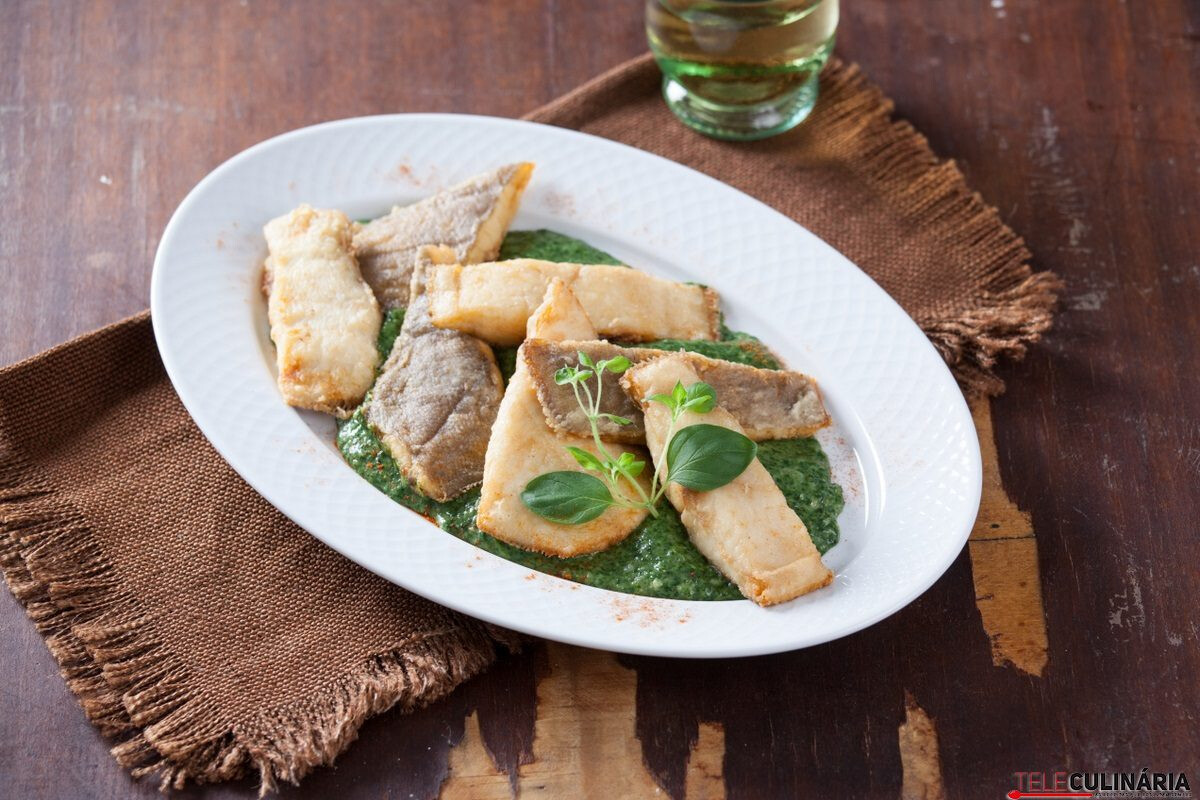 Solha frita com esparregado