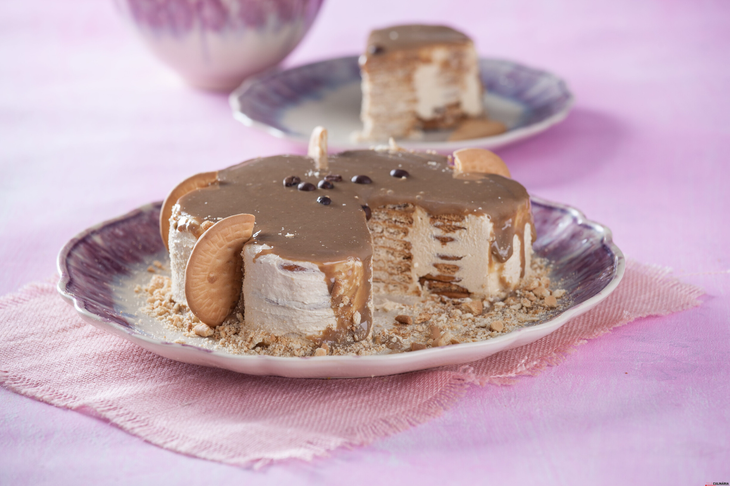 Bolo de bolacha com café