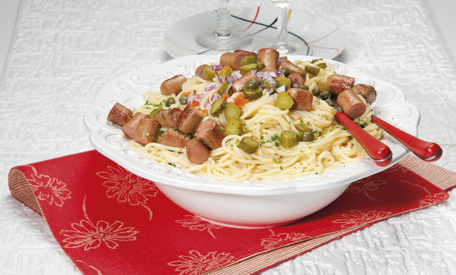 Esparguete com molho de salsicheiro