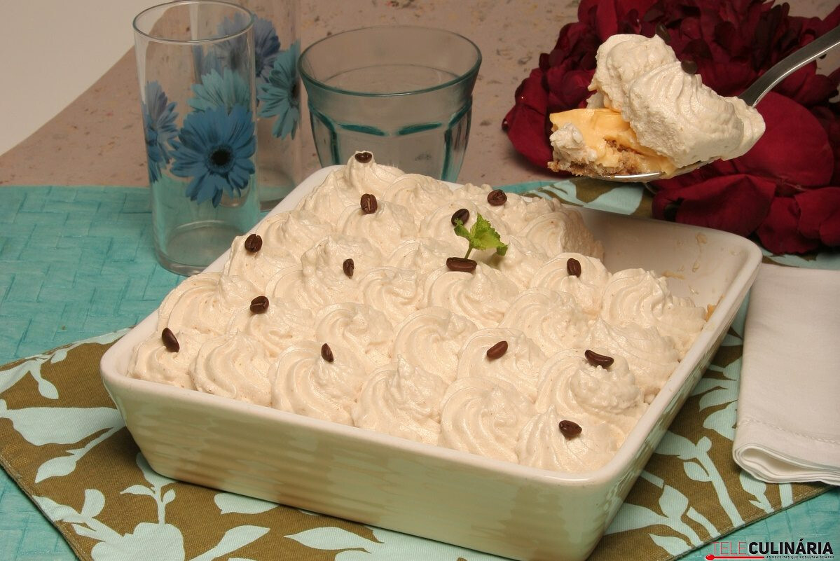 Doce de iogurte com palitos