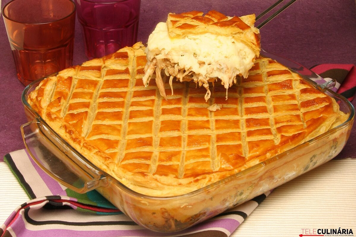 Empadão de frango folhado