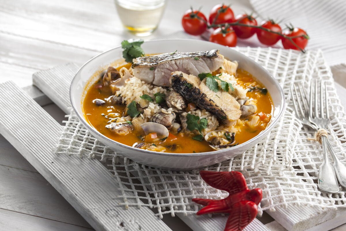 Arroz de peixe e amêijoas