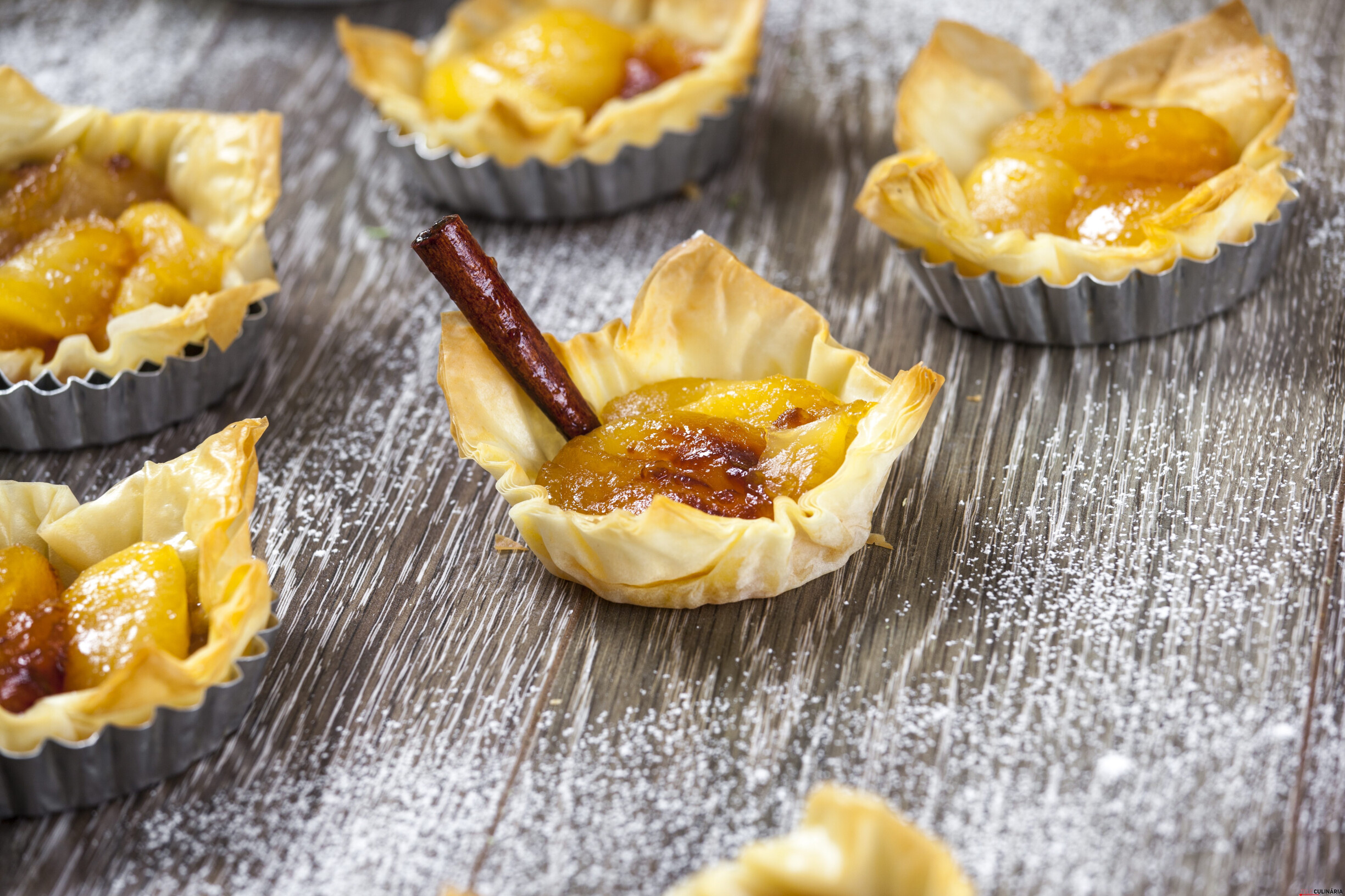 Mini tartes de maçã e canela
