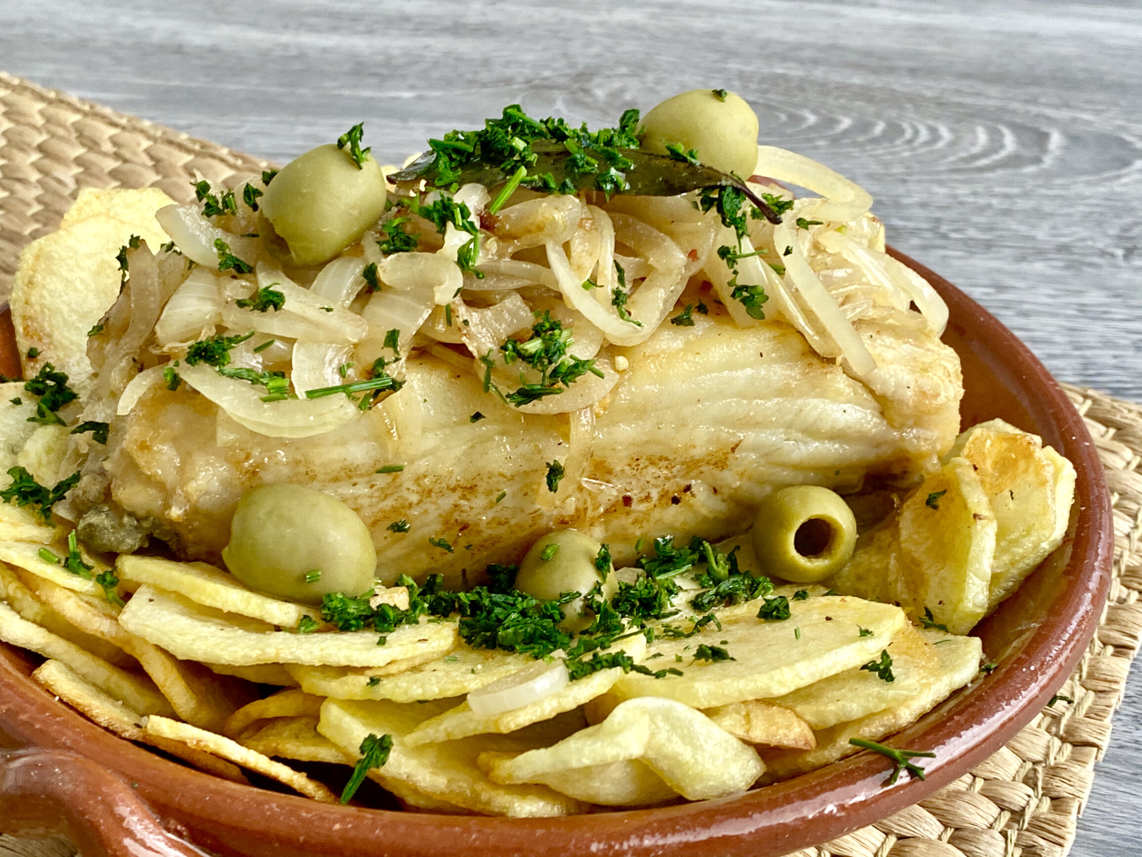 Bacalhau frito com azeitonas