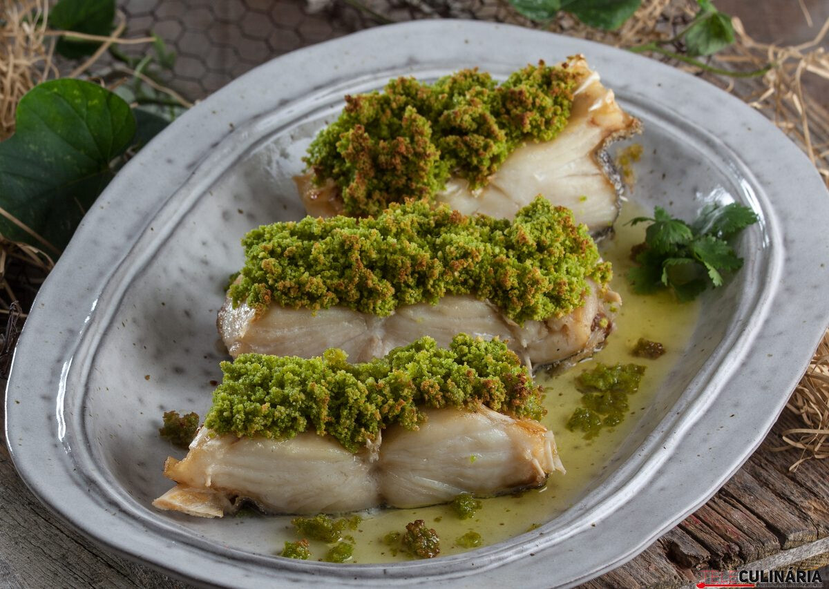 Bacalhau com crosta de broa