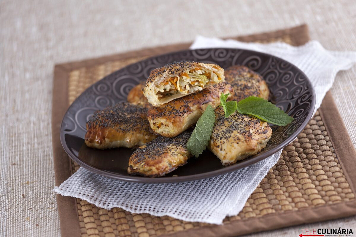 Folhados de frango e legumes