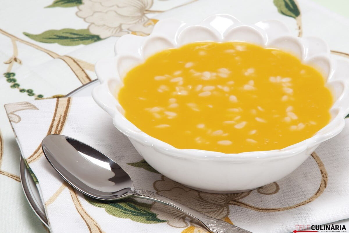 Creme de abóbora com massa pevide