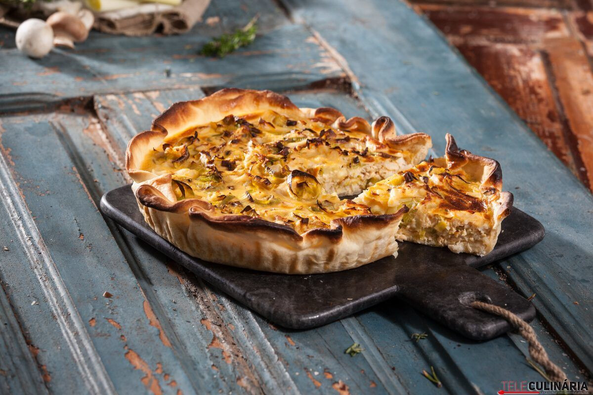 Quiche de peixe e alho-francês
