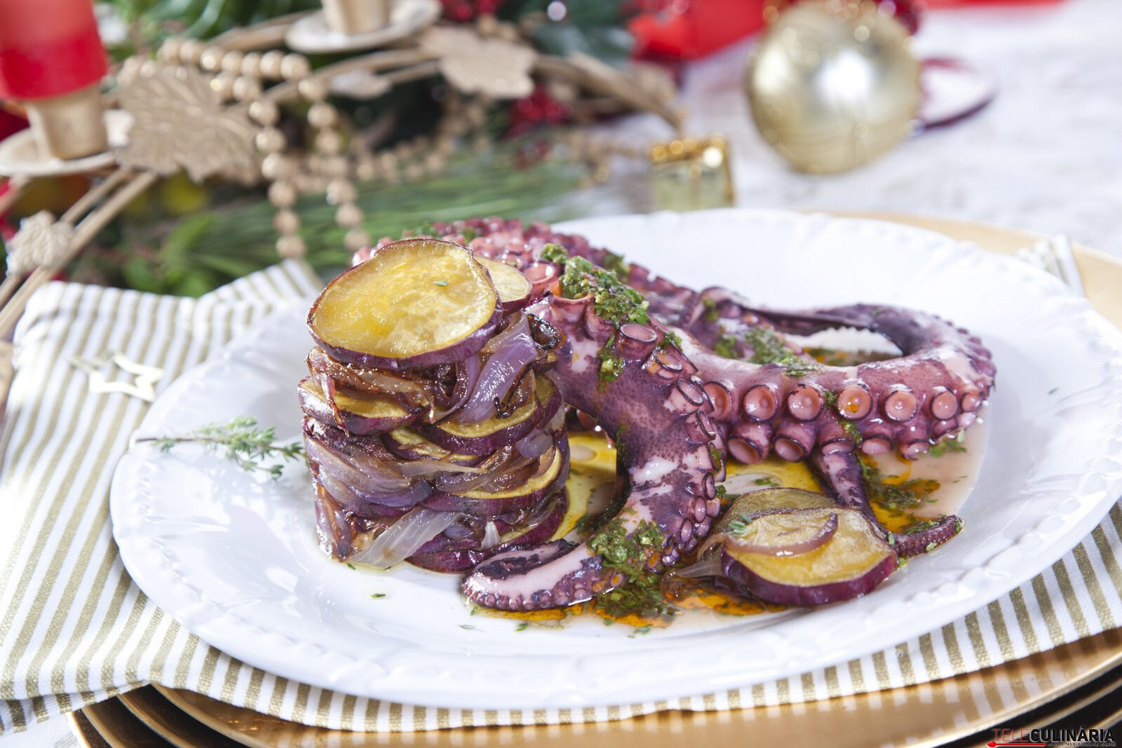 Pernas de polvo com batata-doce e cebola roxa