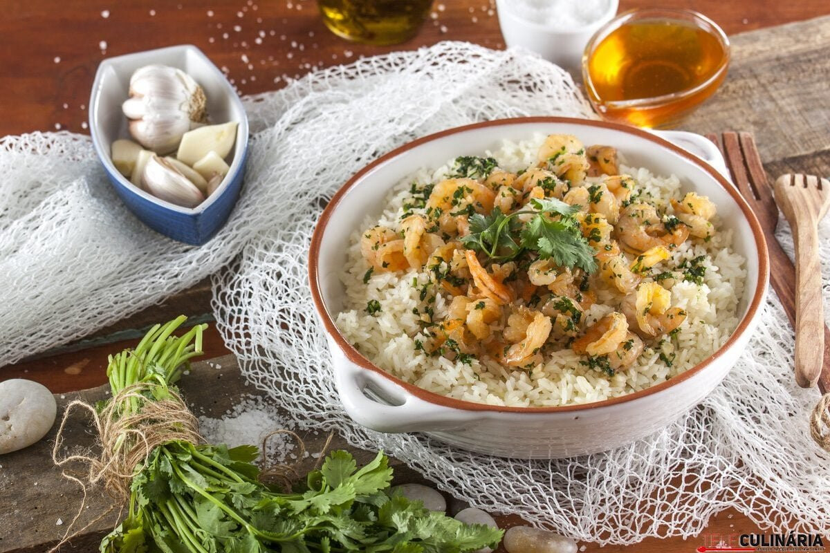 Arroz de camarão com mel e alho