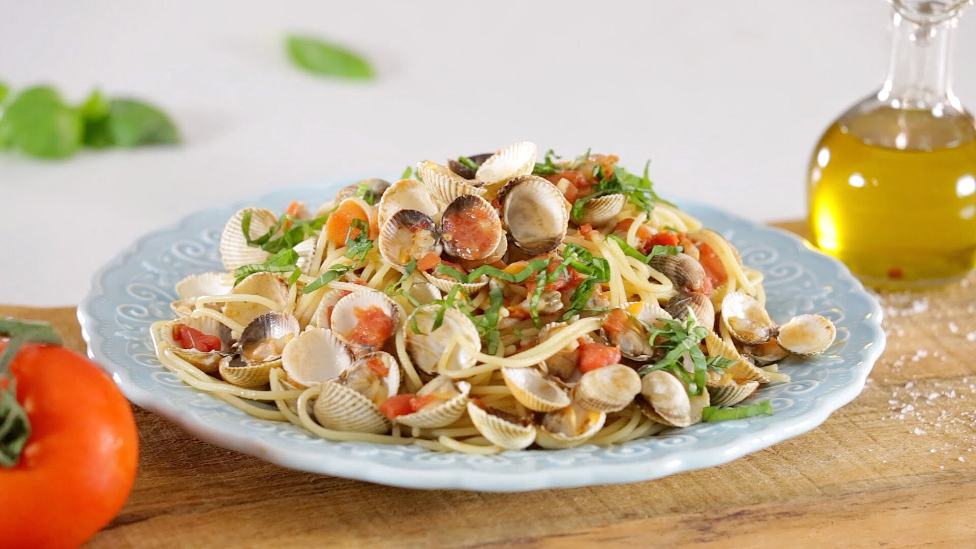 Esparguete de berbigão e anchovas